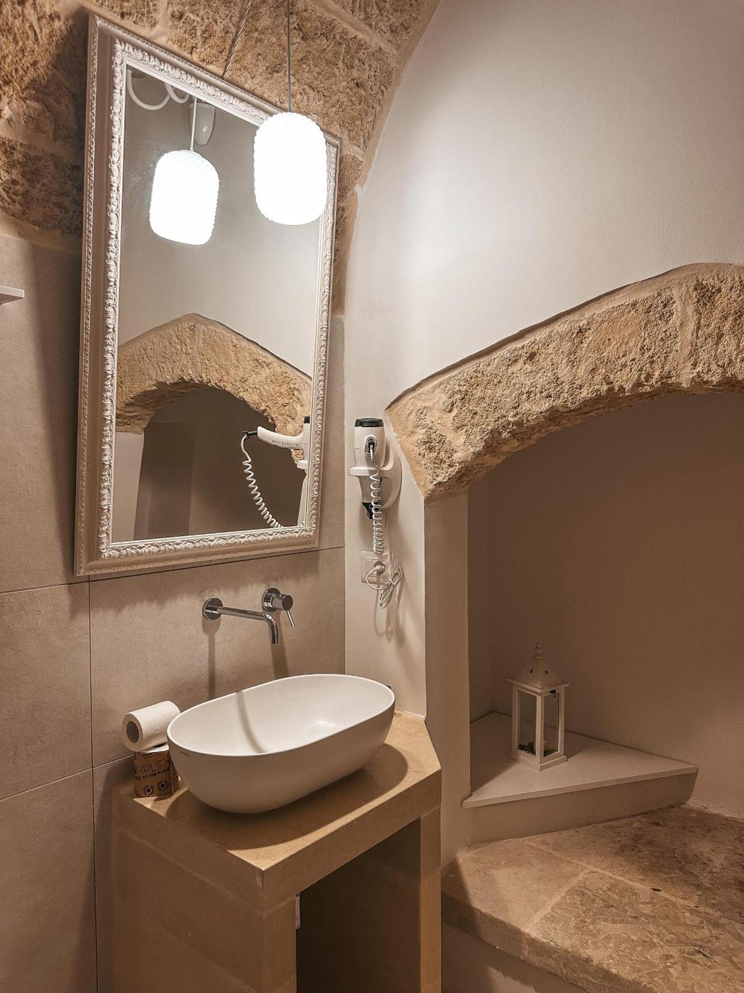 Palazzo Alma Luxury Rooms Casarano Buitenkant foto