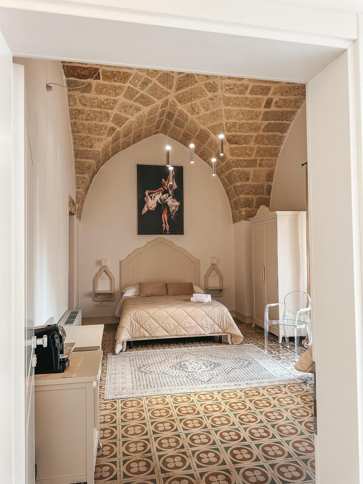 Palazzo Alma Luxury Rooms Casarano Buitenkant foto