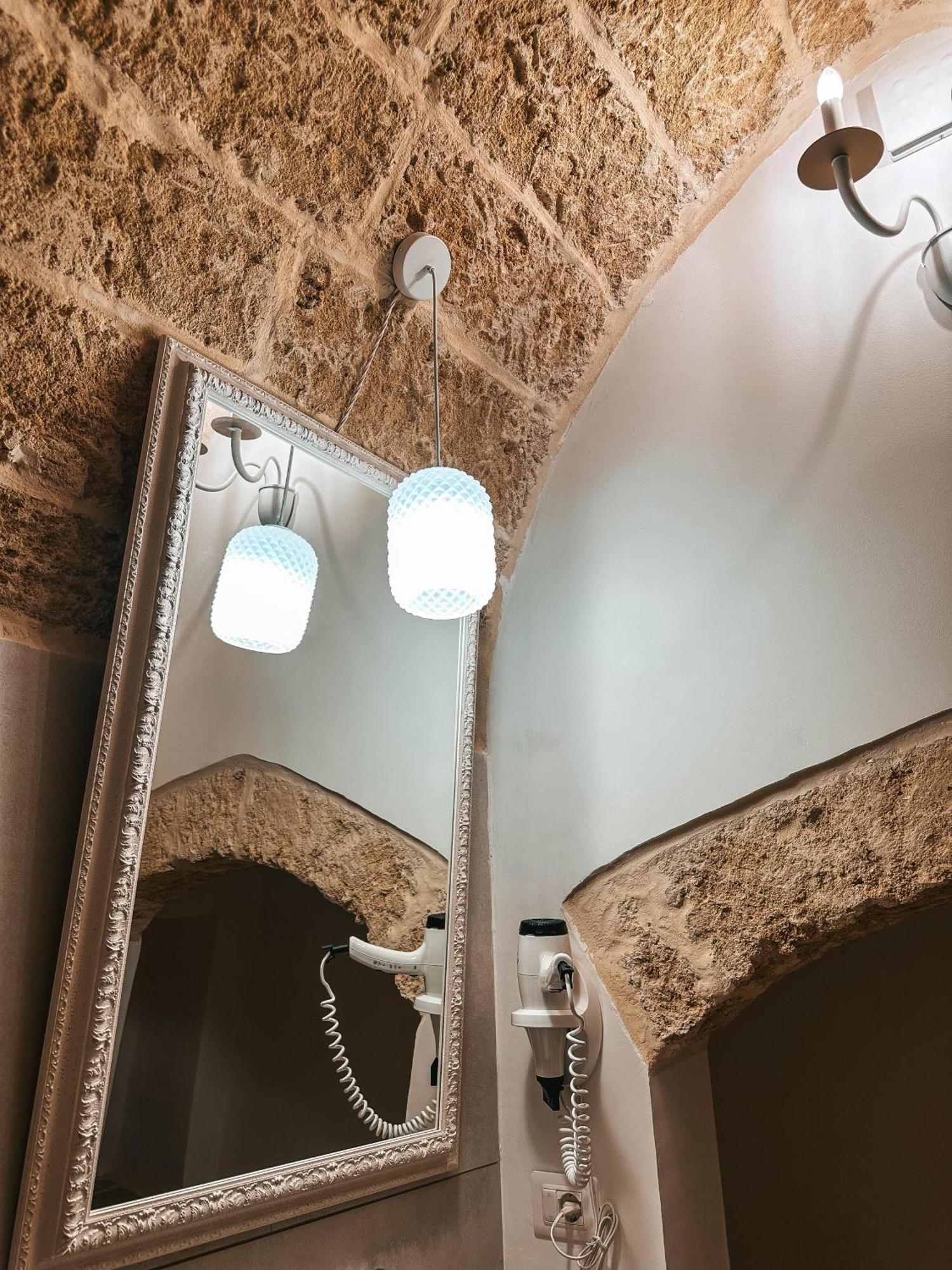 Palazzo Alma Luxury Rooms Casarano Buitenkant foto
