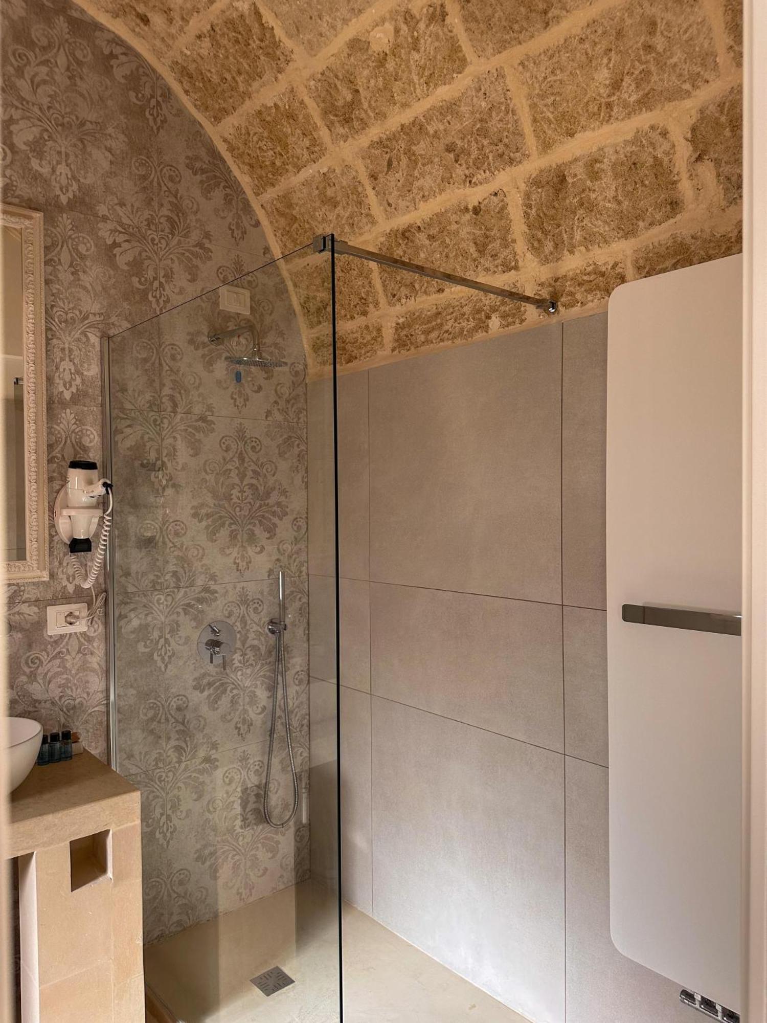 Palazzo Alma Luxury Rooms Casarano Buitenkant foto