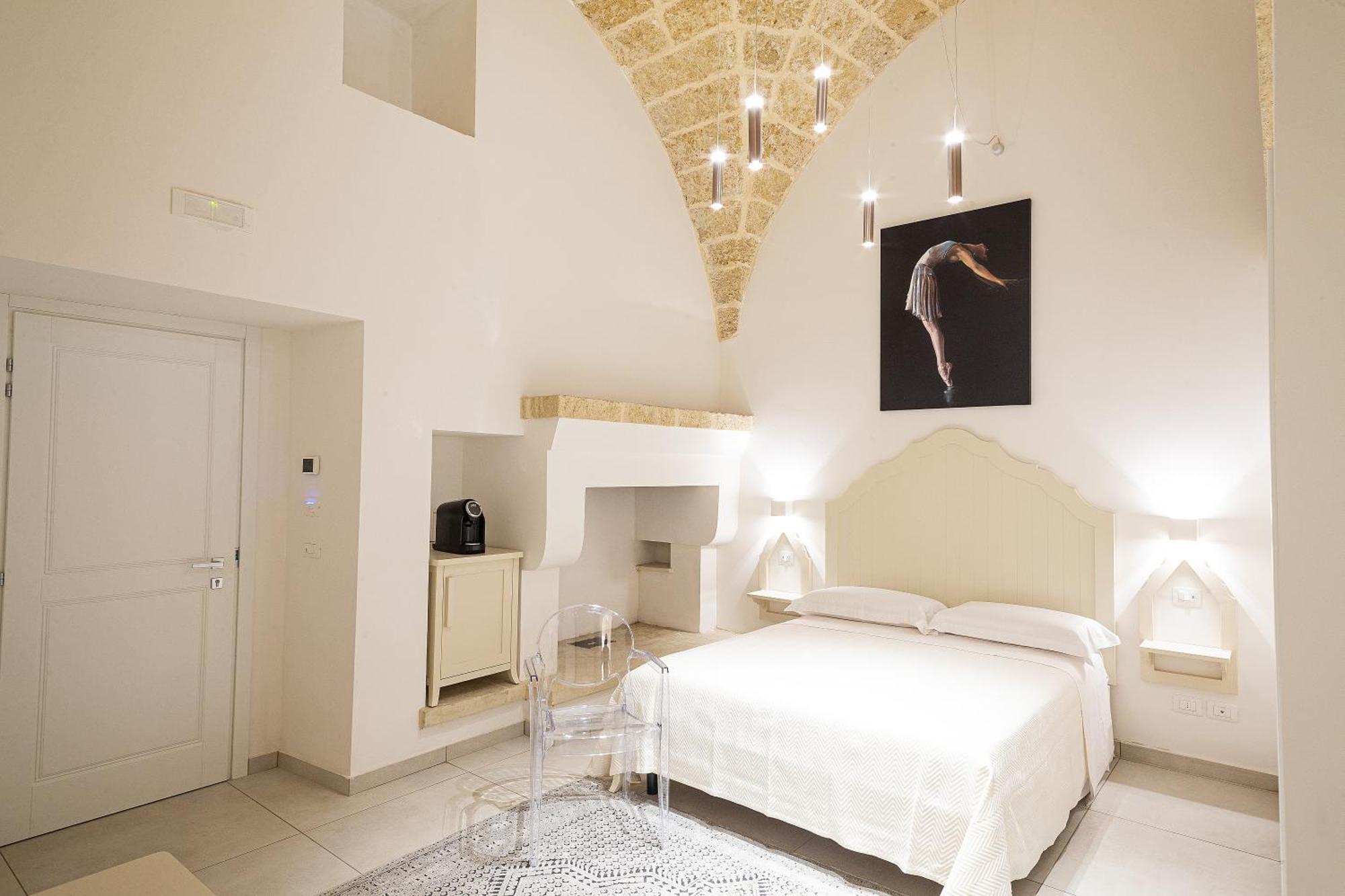 Palazzo Alma Luxury Rooms Casarano Buitenkant foto