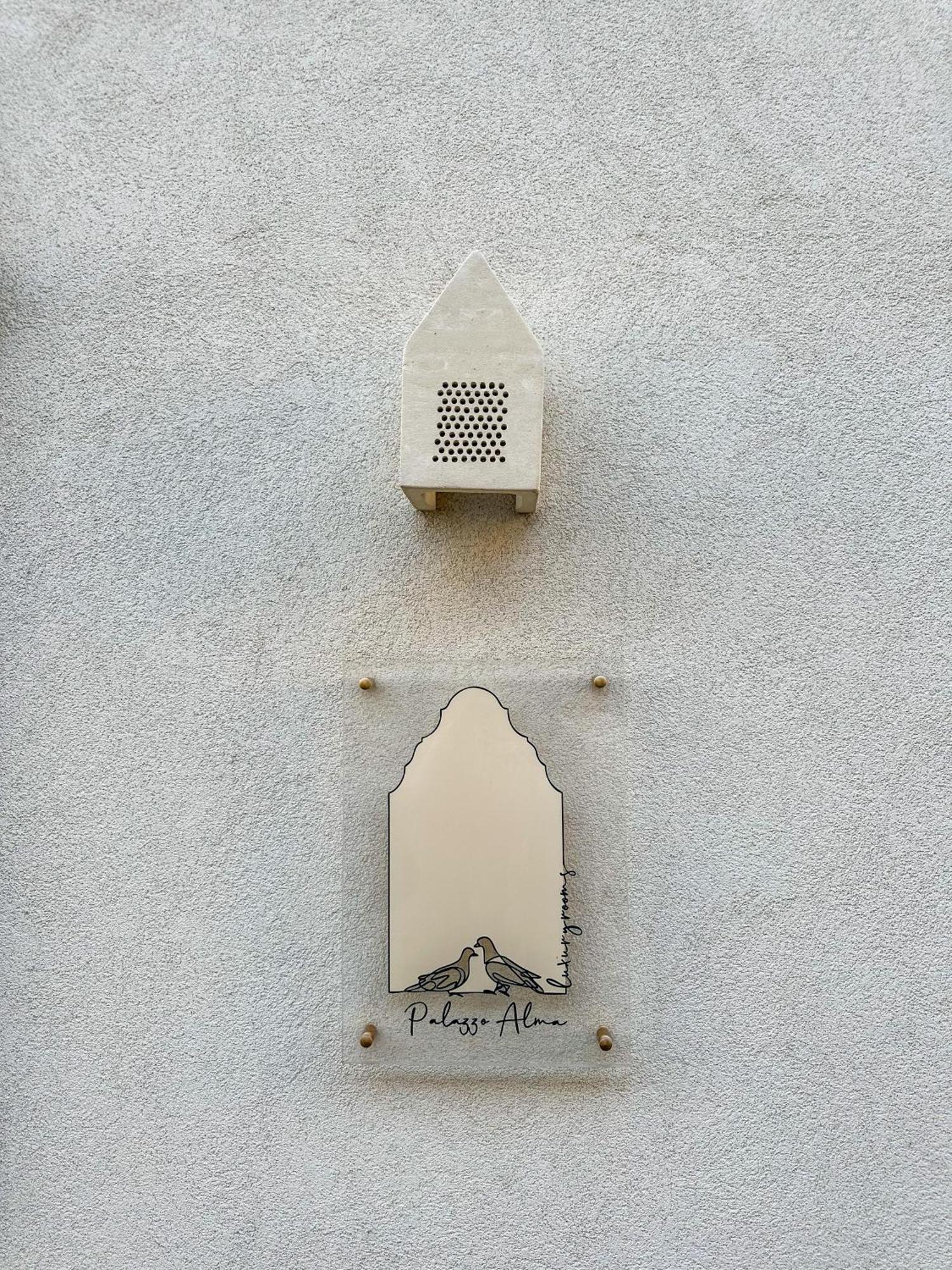 Palazzo Alma Luxury Rooms Casarano Buitenkant foto